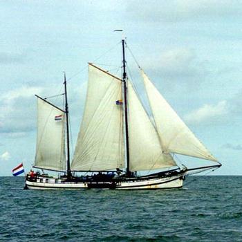 <b>Tall ship, caught on film by my friend / KR NC</b>
