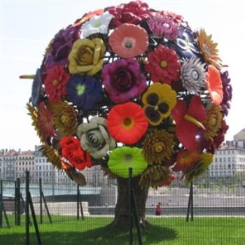 <b>Sculpture in Lyon - very drought resistant</b>