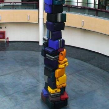 <b>Interesting 'art' at Madrid Airport (Robin/Kalgoorlie)</b>