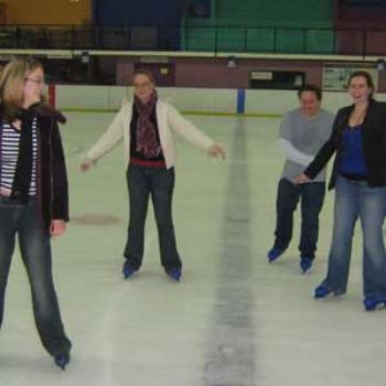 <b>Friends Ice Skating in Penrith, Sydney</b>