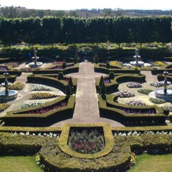 <b>Formal Garden - HVG</b>