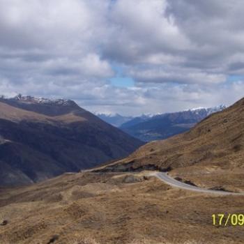 <b>Driving the scenic route to Queenstown via the Cardrona Mountains NZ</b>