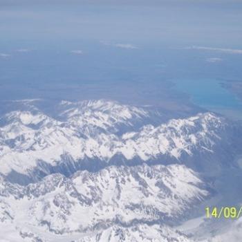 <b>Flying in to NZ over snow covered mountains</b>