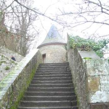 <b>Steps to the Abby Mont Saint Michel Sue/Ok</b>