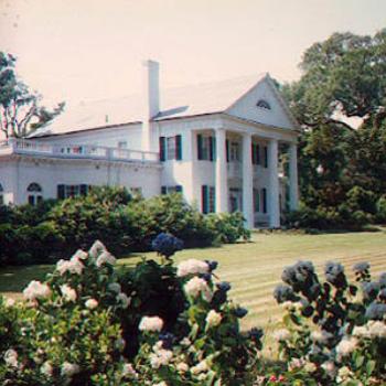<b>Orton Plantation near Wilmington, NC. Built in 1919 to grow and harvest rice. Setting of several movies including Stephen King's "Firestarter." / kr NC</b> <b>Orton Plantation near Wilmington, NC. Built in 1919 to grow and harvest rice. Setting of several movies including Stephen King's "Firestarter." / kr NC</b>