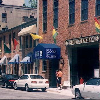 <b>Historic Downtown Wilmington, NC . The old cotton exchange is now a variety of small shops, many selling handmade wares of the area / kr NC</b> <b>Historic Downtown Wilmington, NC . The old cotton exchange is now a variety of small shops, many selling handmade wares of the area / kr NC</b>