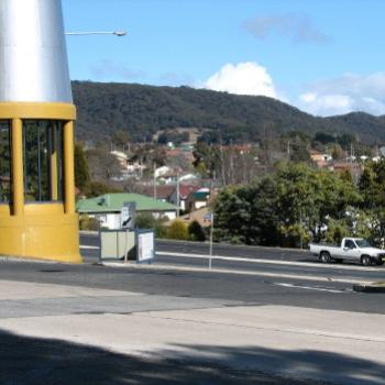 <b>DZJ08 Miner's Lamp Lithgow (it's the yellow & glass thing and it's attached to the Information Centre Kate/Sydney</b> <b>DZJ08 Miner's Lamp Lithgow (it's the yellow & glass thing and it's attached to the Information Centre Kate/Sydney</b>