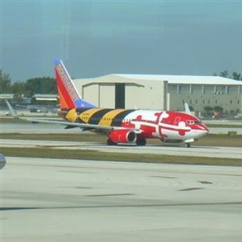 <b>Southwest Airlines Boeing 737-700 "Maryland One" taxiing at Fort Lauderdale International Airport December 2008</b> <b>Southwest Airlines Boeing 737-700 "Maryland One" taxiing at Fort Lauderdale International Airport December 2008</b>