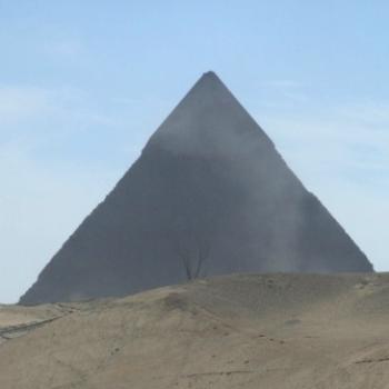 <b>Dust storm in front of Khafre's Pyramid, Giza, Egypt - Eileen (Surrey, England)</b> <b>Dust storm in front of Khafre's Pyramid, Giza, Egypt - Eileen (Surrey, England)</b>
