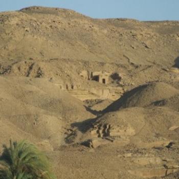 <b>Abandoned village in the desert, Egypt - Eileen (Surrey, England)</b> <b>Abandoned village in the desert, Egypt - Eileen (Surrey, England)</b>