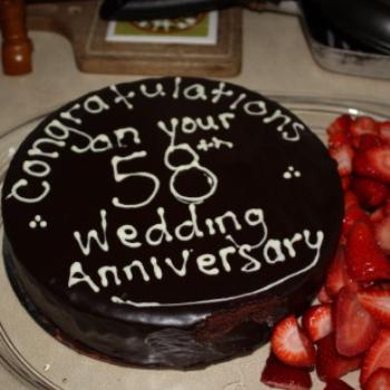 <b>9923 Anniversary cake, Dubbo, 11th Apr'08 Kate/Sydney</b>