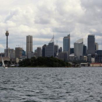 <b>2789 approaching Clark Island, Sydney Harbour Island hopping adventure, 11th Oct'09, Kate/Sydney</b>
