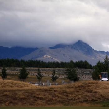 <b>4429 cloud over the Remarkables, Millbrook Resort, near Queenstown, Sth Is, NZ, 20th Mar'10, Kate/Sydney</b>