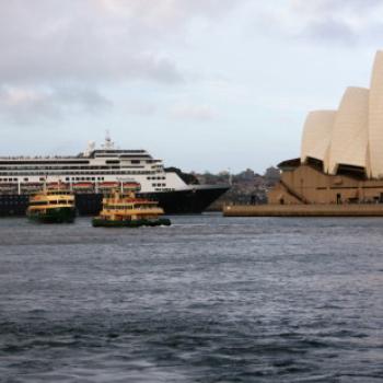 <b>2165 Volendam, Holland-America Line, Cirular Quay, Sydney, 3rd Feb'10, Kate/Sydney</b>