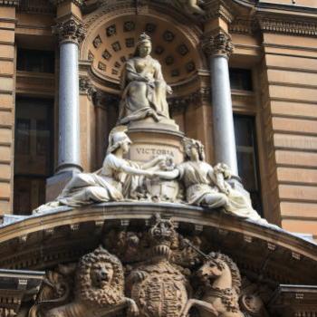 <b>9567 Queen Victoria at the GPO, Sydney City, with Keith & Lynne, 7th Apr'09, Kate/Sydney</b>