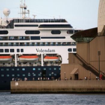 <b>2172 Volendam, Holland-America Line, Cirular Quay, Sydney, 3rd Feb'10, Kate/Sydney</b>