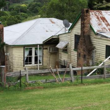 <b>4055 houses - 1950s Lt, 1890s Rt, property near Gloucester, 28th Dec'10, Kate/Sydney</b>