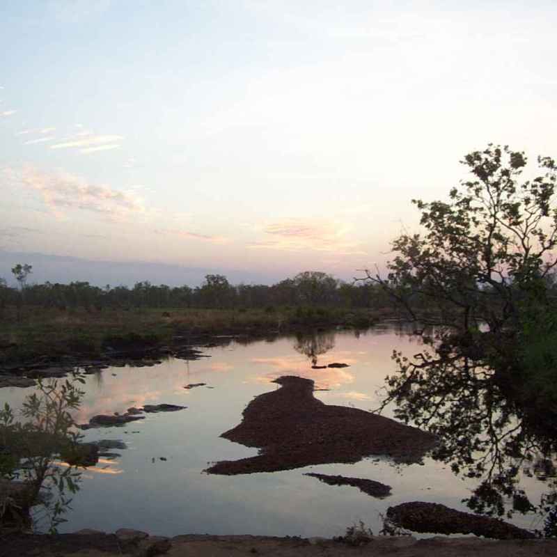 <b>Reflections at sunrise on the Buntine highway NT</b>