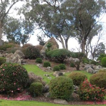 <b>Cowra Japanese Gardens - Up to the peak - June 2009</b>