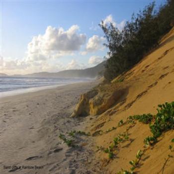 <b>Coloured sand, Rainbow Beach, N.S.W. Wendy/Perth</b>