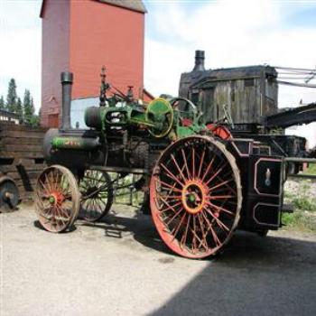 <b>Farm machinery, Heritage Park, Calgary - Wendy/Perth</b>