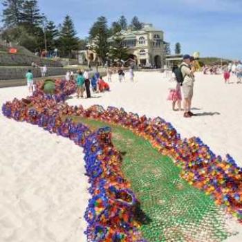 <b>Sculptures by the Sea - Cottesloe, Western Australia (Robin-Kalgoorlie)</b> <b>Sculptures by the Sea - Cottesloe, Western Australia (Robin-Kalgoorlie)</b>