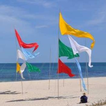 <b>Sculptures by the Sea - Cottesloe, Western Australia (Robin-Kalgoorlie)</b> <b>Sculptures by the Sea - Cottesloe, Western Australia (Robin-Kalgoorlie)</b>