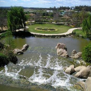 <b>Waterfall and pond at Hunter Valley Gardens, NSW - Anne/Sydney</b> <b>Waterfall and pond at Hunter Valley Gardens, NSW - Anne/Sydney</b>