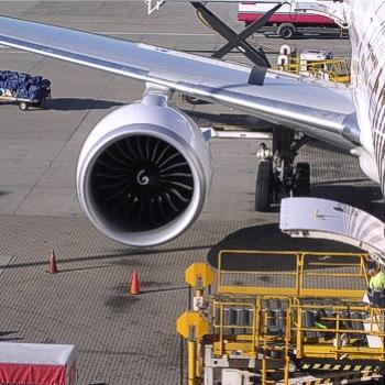 <b>Bird-s-eye view of a jet engine, Kingsford Smith Airport, Sydney, July 2010 - Bev,AB</b> <b>Bird-s-eye view of a jet engine, Kingsford Smith Airport, Sydney, July 2010 - Bev,AB</b>