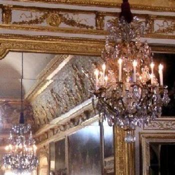 <b>Chandelier, Versailles - Keyan Bowes 2005</b>
