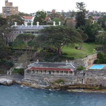 <b>Admiralty house behind the trees. Sydney home for the Governor General. (June)</b> <b>Admiralty house behind the trees. Sydney home for the Governor General. (June)</b>