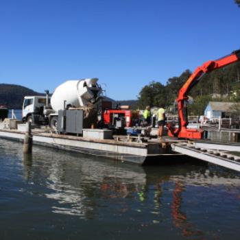 <b>1784 connecting the pump, Hawkesbury River Oct'10, Kate/Sydney</b> <b>1784 connecting the pump, Hawkesbury River Oct'10, Kate/Sydney</b>