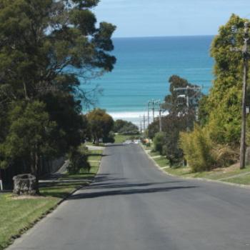 <b>6173 steep hill down to Lorne, Victoria, 26th Oct09 Kate/Sydney</b> <b>6173 steep hill down to Lorne, Victoria, 26th Oct09 Kate/Sydney</b>