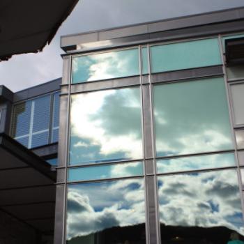 <b>4118 clouds in the window, Rees St Delicatessen, Queenstown, Sth Is, NZ Kate/Sydney</b> <b>4118 clouds in the window, Rees St Delicatessen, Queenstown, Sth Is, NZ Kate/Sydney</b>