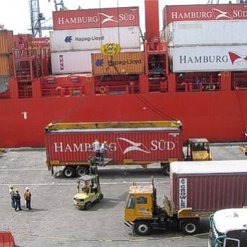 <b>Preparing to load - Container terminal, Cartagena, Colombia. Jan. 2011 - Bev, AB</b> <b>Preparing to load - Container terminal, Cartagena, Colombia. Jan. 2011 - Bev, AB</b>