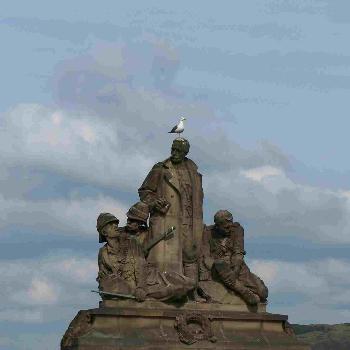 <b>No respect! Boer War Memorial- Waverly?? Bridge, Edinburgh.</b>