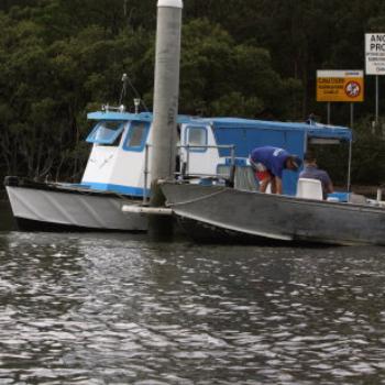 <b>1903 our builder is renovating a boat in his spare time, Hawkesbury River Oct'10, Kate/Sydney</b> <b>1903 our builder is renovating a boat in his spare time, Hawkesbury River Oct'10, Kate/Sydney</b>