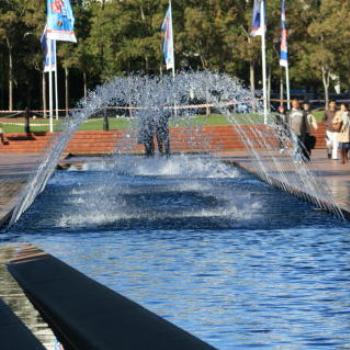 <b>fountain arch, Darling Harbour, Sydney, June'11 Kate/Sydney</b>