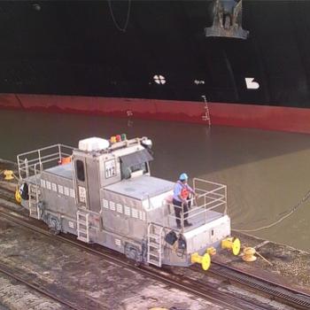 <b>Electric "Donkey" engine which pulls ships through the locks of the Panama Canal. Jan. 2011 - Bev, AB</b> <b>Electric "Donkey" engine which pulls ships through the locks of the Panama Canal. Jan. 2011 - Bev, AB</b>
