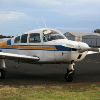 <b>9693 Beachcraft Sundowner, Dubbo Airport,NSW, 10th Apr'09, Kate/Sydney</b> <b>9693 Beachcraft Sundowner, Dubbo Airport,NSW, 10th Apr'09, Kate/Sydney</b>