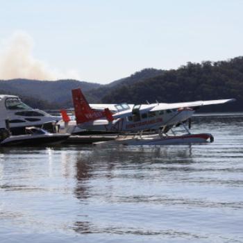 <b>0928 seaplane parked with the boats, Sunny Corner, Peats Bite, Hawkesbury R, NSW, 12th Sept'09, Kate/Sydney</b> <b>0928 seaplane parked with the boats, Sunny Corner, Peats Bite, Hawkesbury R, NSW, 12th Sept'09, Kate/Sydney</b>