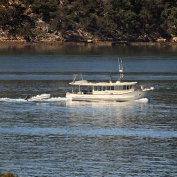 <b>8288 nice boat 'Hiawatha', Hawkesbury R, 15th Aug'09, Kate/Sydney</b> <b>8288 nice boat 'Hiawatha', Hawkesbury R, 15th Aug'09, Kate/Sydney</b>