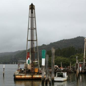 <b>1832 pile driver, Hawkesbury R, 24th Jan'10, Kate/Sydney</b>