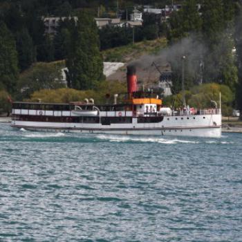 <b>4272 SS Earnslaw reversing along Lake Wakatipu, Queenstown, Sth Is, NZ,20th Mar'10 Kate/Sydney</b> <b>4272 SS Earnslaw reversing along Lake Wakatipu, Queenstown, Sth Is, NZ,20th Mar'10 Kate/Sydney</b>