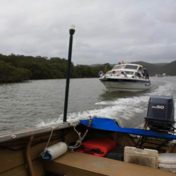 <b>1887 tinny's overtaken Whittley, Hawkesbury R, 24th Jan'10, Kate/Sydney</b> <b>1887 tinny's overtaken Whittley, Hawkesbury R, 24th Jan'10, Kate/Sydney</b>