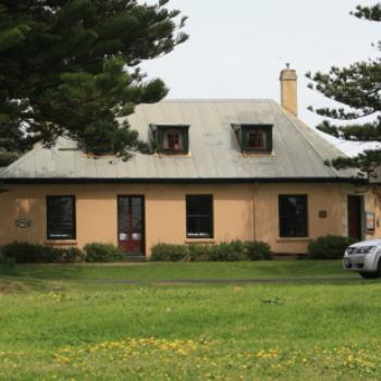 <b>7264 old house, Port Fairy, GORd, Vic, 28th Oct'09 Kate/Sydney</b> <b>7264 old house, Port Fairy, GORd, Vic, 28th Oct'09 Kate/Sydney</b>