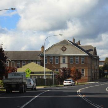 <b>1775 school in 1925 now a Tafe College, Lithgow, driving from Dubbo to Sydney, 3rd May'09, Kate/Sydney</b> <b>1775 school in 1925 now a Tafe College, Lithgow, driving from Dubbo to Sydney, 3rd May'09, Kate/Sydney</b>