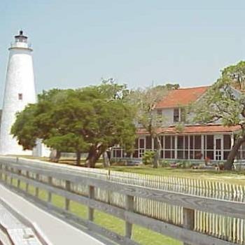 <b>Okracoke Lighthouse and keeper's house, Outer Banks, North Carolina</b> <b>Okracoke Lighthouse and keeper's house, Outer Banks, North Carolina</b>