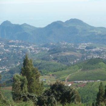 <b>View from Dolphin nose, Coonoor.</b>